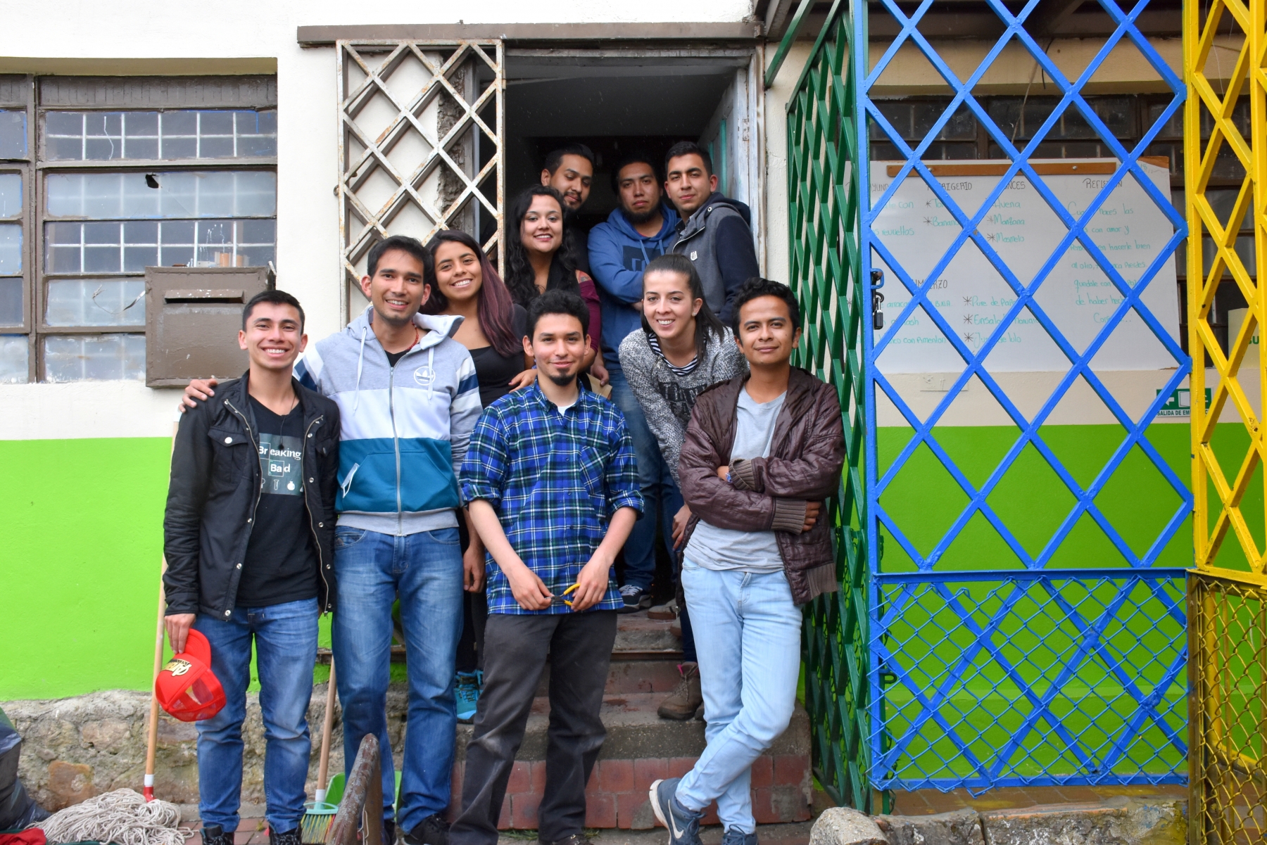 Ingeniando Sociedad ayuda a restaurar biblioteca en barrio San Luis